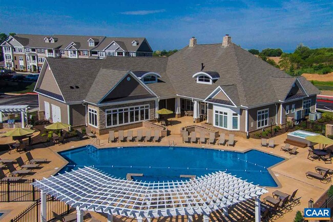 Foto del edificio - 2165 Reserve Cir