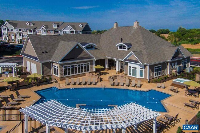 Foto del edificio - 2200 Reserve Cir