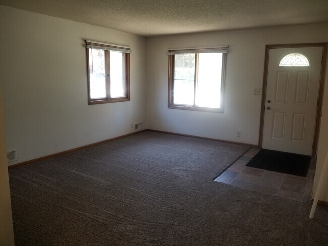 Livingroom - 5731 Xerxes Ave S