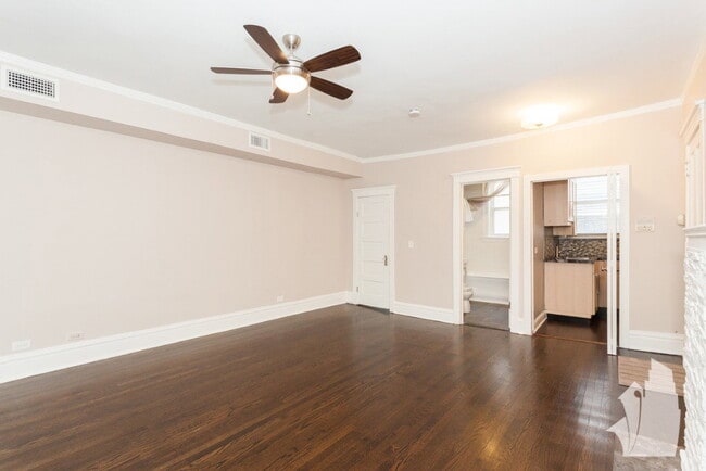 Foto del edificio - 729 W Buckingham Pl