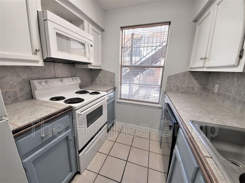 249 Richland Ave Unit 8, Baton Rouge, LA 70806 Condo for Rent in