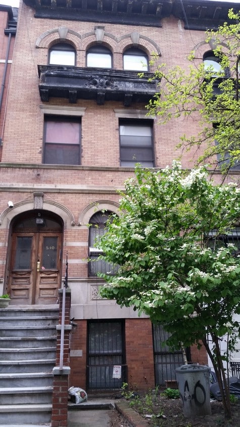 Building Photo - 636 W 158th St
