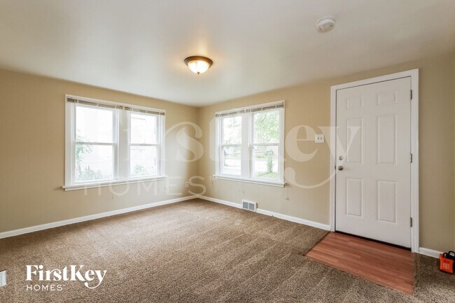 Building Photo - 519 S Elmwood Ave