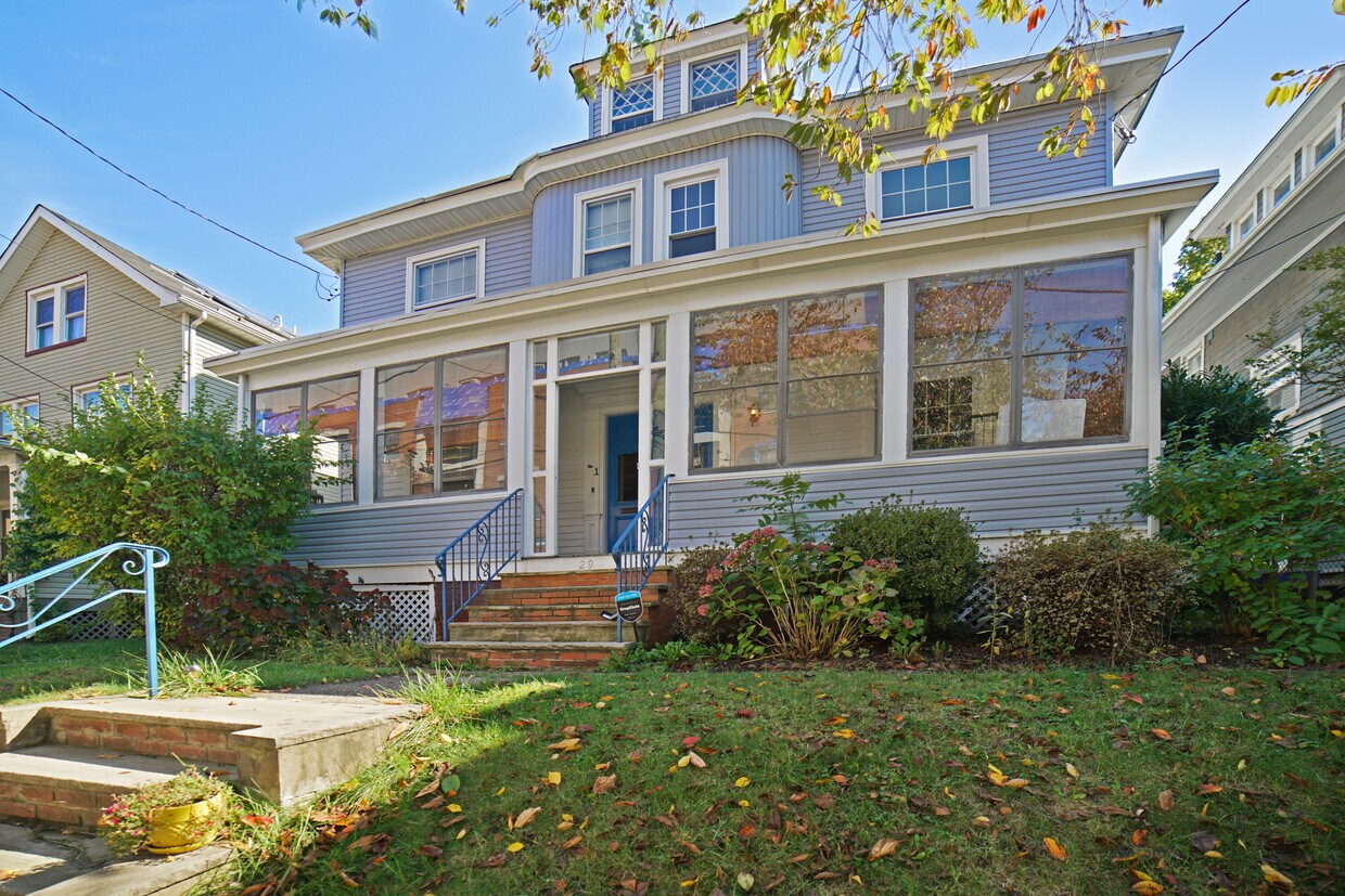 29 S Willow St, Montclair, NJ 07042 Townhome Rentals in Montclair NJ