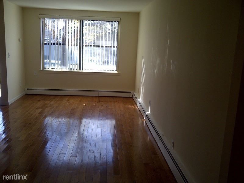 Foto del edificio - 1 br, 1 bath  - 1240 Sherman Ave