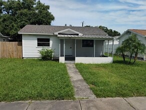Building Photo - 4921 43rd Ave N