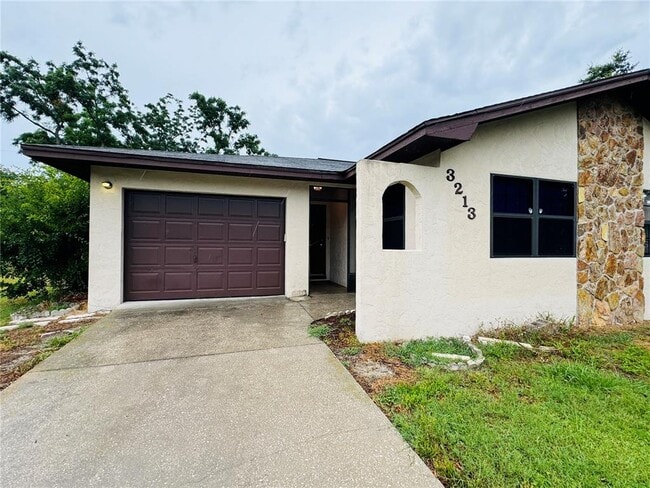 Building Photo - 3213 Julia Ct