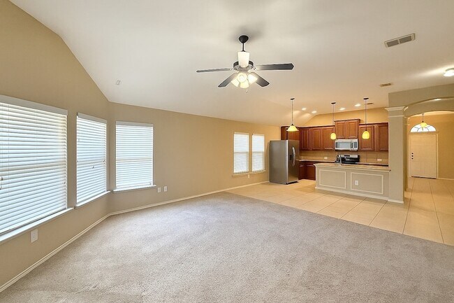 Foto del edificio - 1713 Lake Way Dr