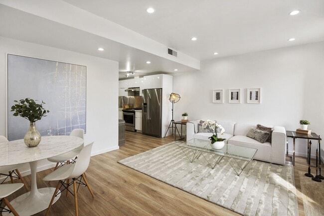 Foto del edificio - 1220 Manning Ave