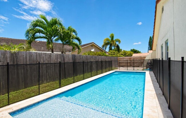 Foto del edificio - 7407 Silver Woods Ct