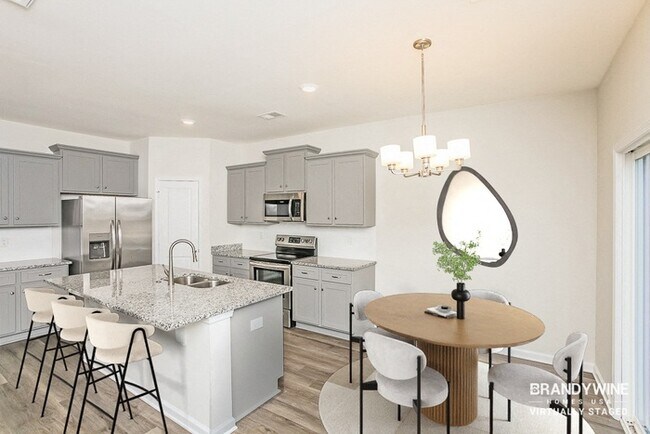 Building Photo - 331 Redmoss Dr