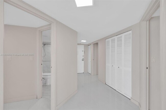 Building Photo - 2333 Brickell Ave