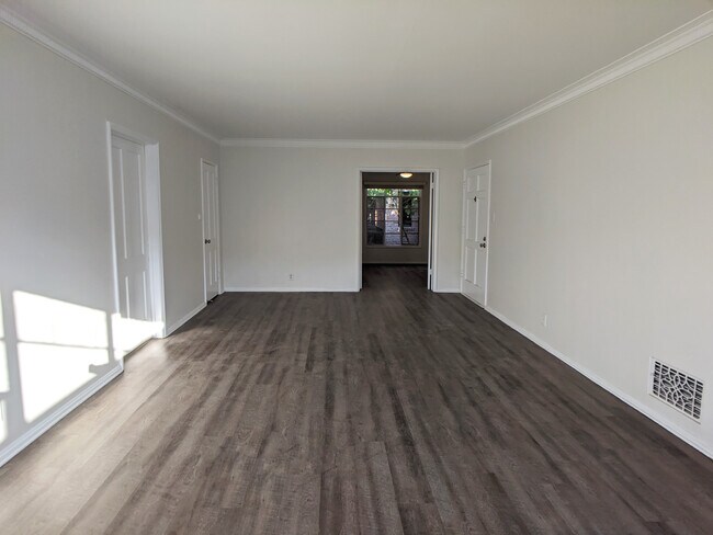 Living Room - 7665 Hollywood Blvd