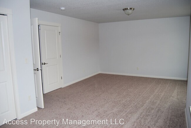 Building Photo - 5 br, 2.5 bath House - 320 SW Mt Rainier St