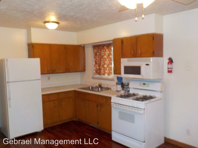 Building Photo - 3 br, 1 bath House - 3238 Montana Ave.