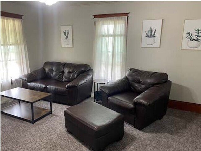 Building Photo - Neenah House for Rent