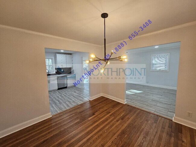 Foto del edificio - Beautiful 4BR 2BA Home w/ Quartz + SS Kitchen • Fenced Yard • Deck & Porch in SW Atlanta