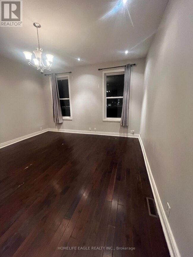 Building Photo - 87 Simcoe Rd