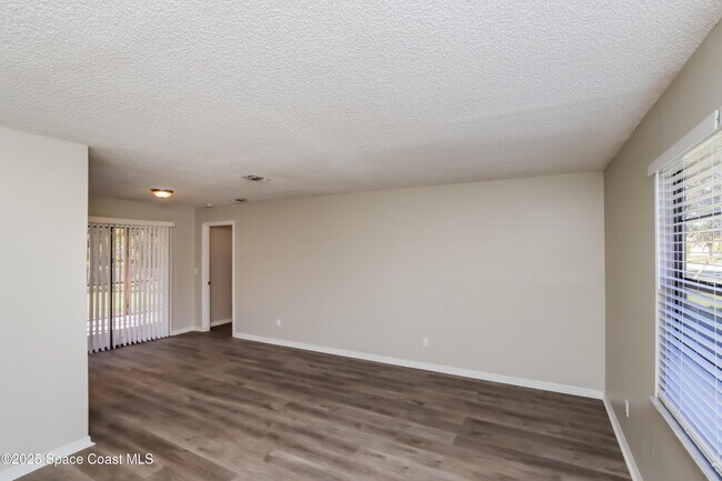 Foto del edificio - 834 Gera Ave NW