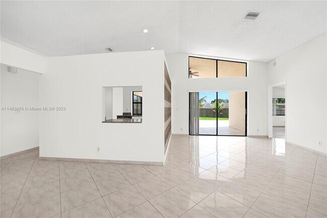 Foto del edificio - 3104 NW 109th Ave