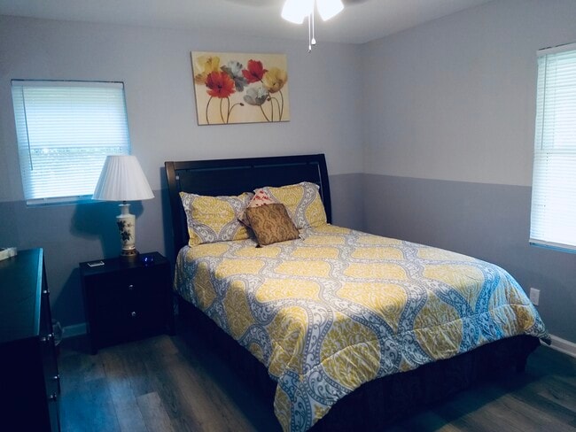 ¡Acogedor y nuevo! - 533 Hinton St