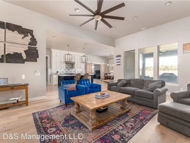 Building Photo - 4 br, 3 bath House - 6925 timber Crest Way
