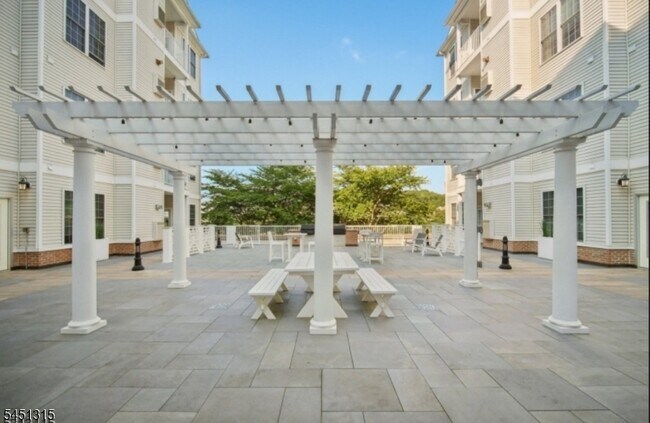 Foto del edificio - 6413 Brookhaven Court