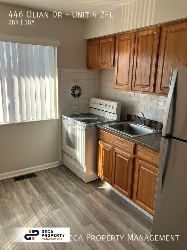 Building Photo - 2 Bedroom Apartment