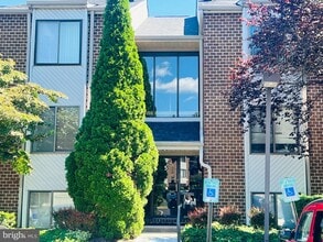 Building Photo - 5 Mullingar Ct