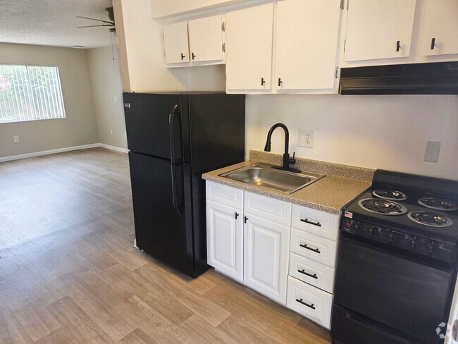 1BR, 1 BTH - Kitchen - Ogden Villas