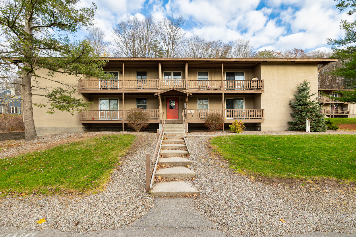 Primary Photo - Swiss Chalet Apartments