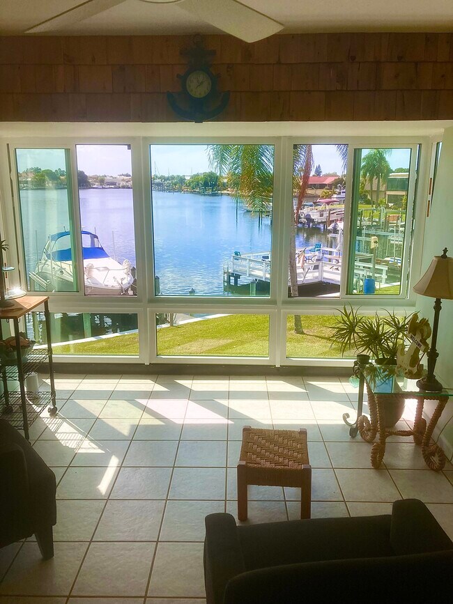 Foto del edificio - 960 Apollo Beach Blvd