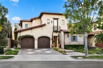 Building Photo - 33 Tall Hedge