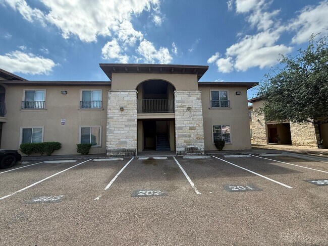 Foto del edificio - 9805 Sterling Loop