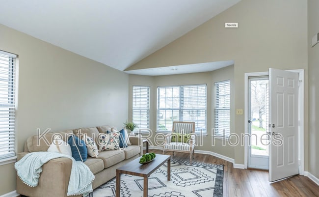 Photo - 332 Bradford Colony Dr House