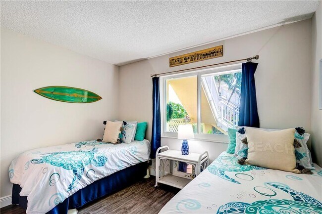 Foto del edificio - 5563 NE Gulfstream Way