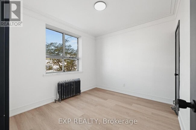 Photo du bâtiment - 90 Carden St