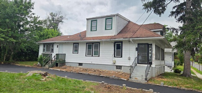 Foto del edificio - 117 Browning Ave
