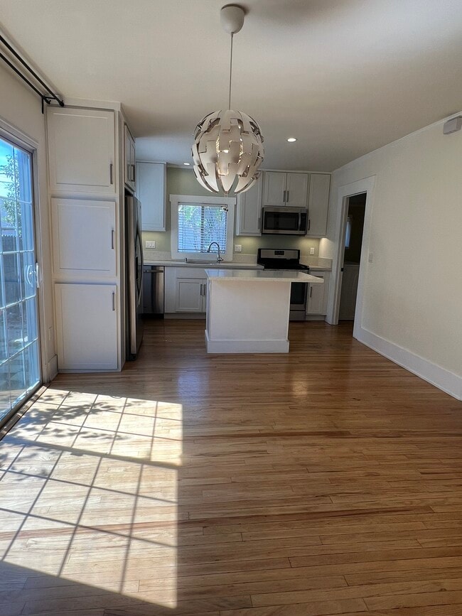 Kitchen - 5152 Stratford Rd