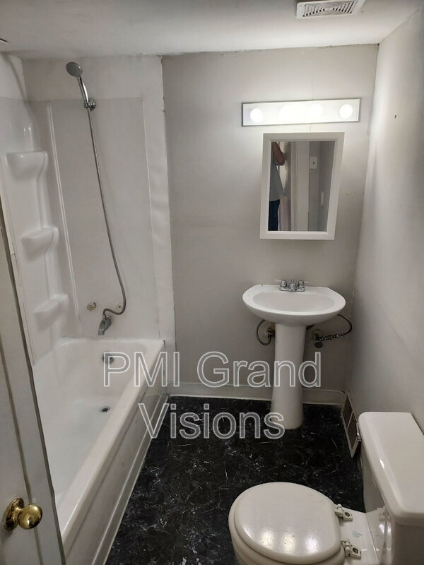 Foto del edificio - 623 W William St
