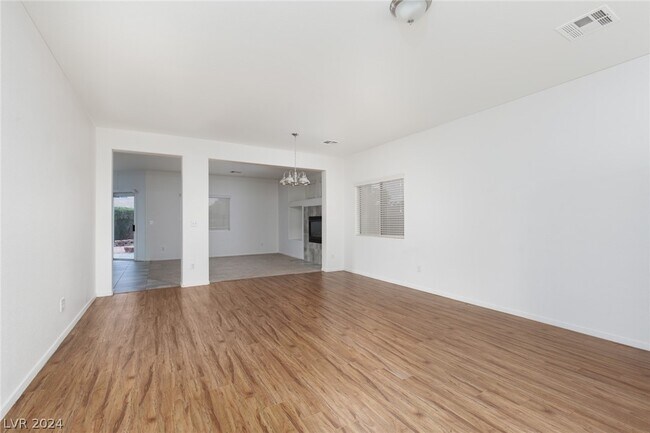 Foto del edificio - 5029 Cascade Pools Ave