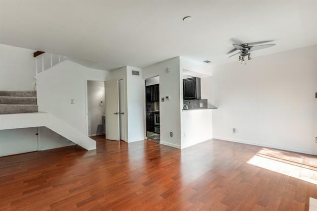 Foto del edificio - 5740 Martel Ave