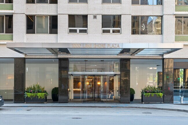 Foto del edificio - 1000 N Lake Shore Dr