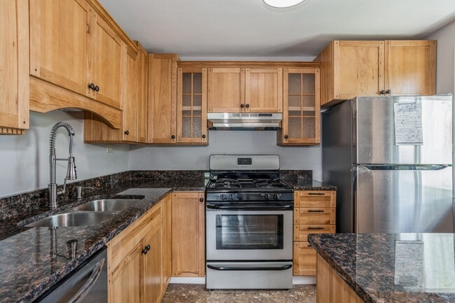 Building Photo - 1324 Wakeby Ln