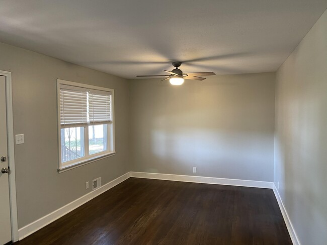 Building Photo - 2817 Meadowbrook Dr