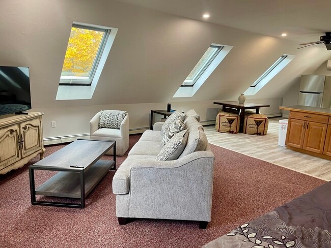 Building Photo - 176 North St