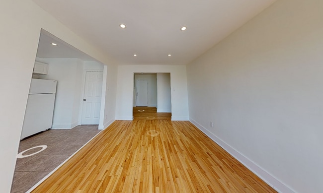 Building Photo - 4055 Rue Lanouette