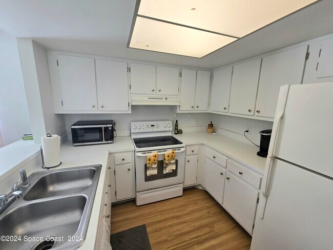 Foto del edificio - 2772 Rhonda Ln