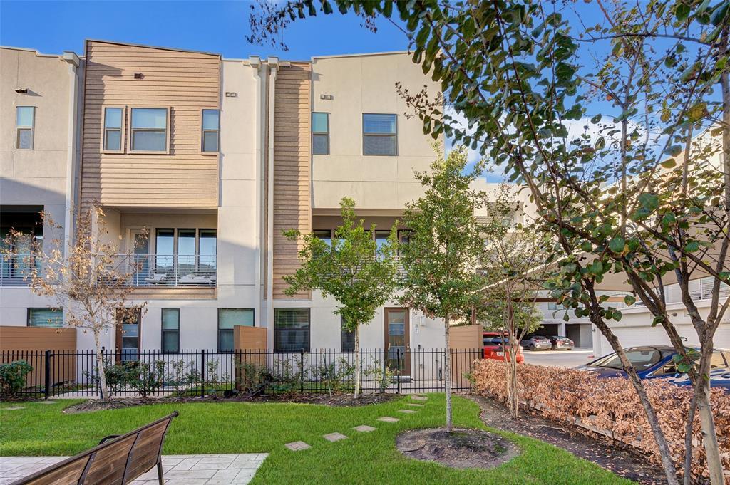 Foto principal - 2401 Crawford St