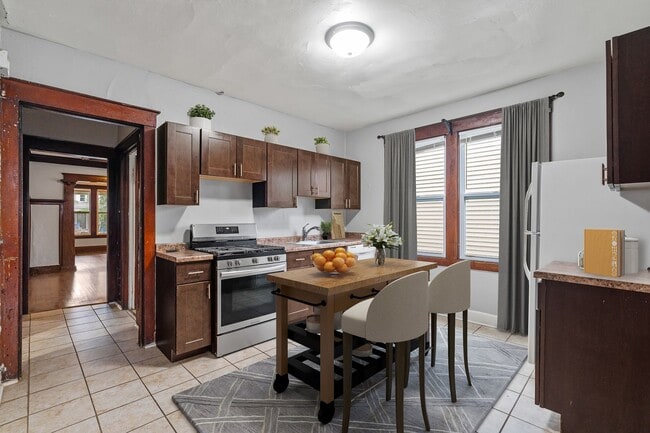 Building Photo - Murray house